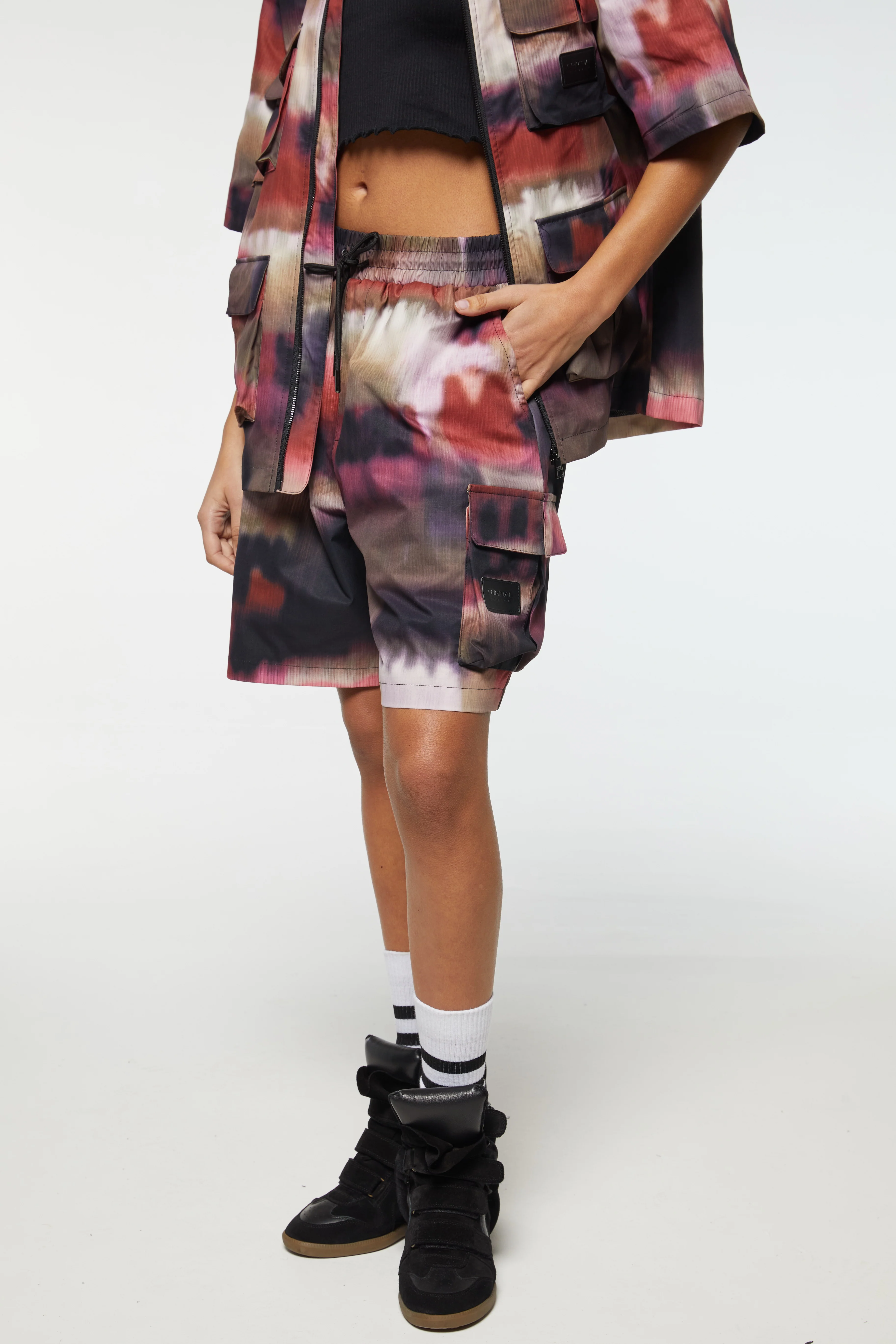 PHOTO PRINT  ZIP SHORTS - Image 3