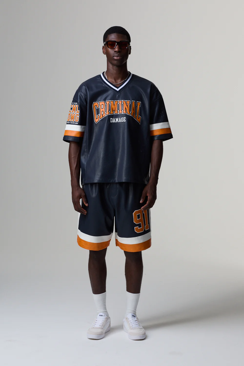STADIUM LEATHER V NECK - Image 6